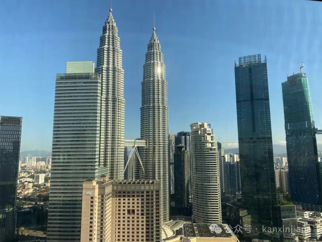 回到新加坡，收到了来自吉隆坡酒店的一份礼物