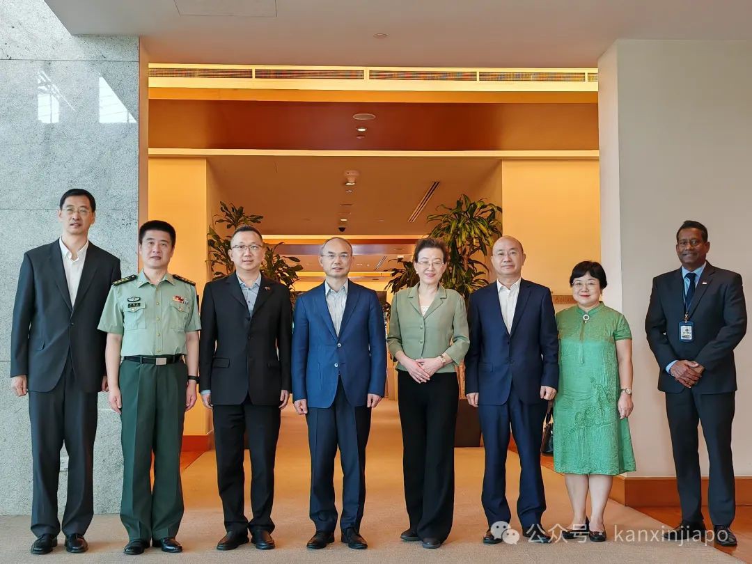 刚刚！新任中国驻新加坡大使曹忠明抵新履职