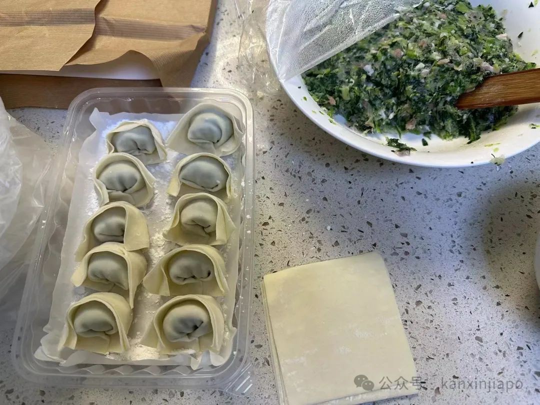 意外走红的葱油拌面，引来一大波在新加坡的杭州人前来打卡