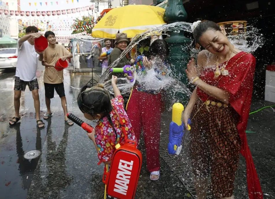 21天！史上最长泰国泼水节来了~