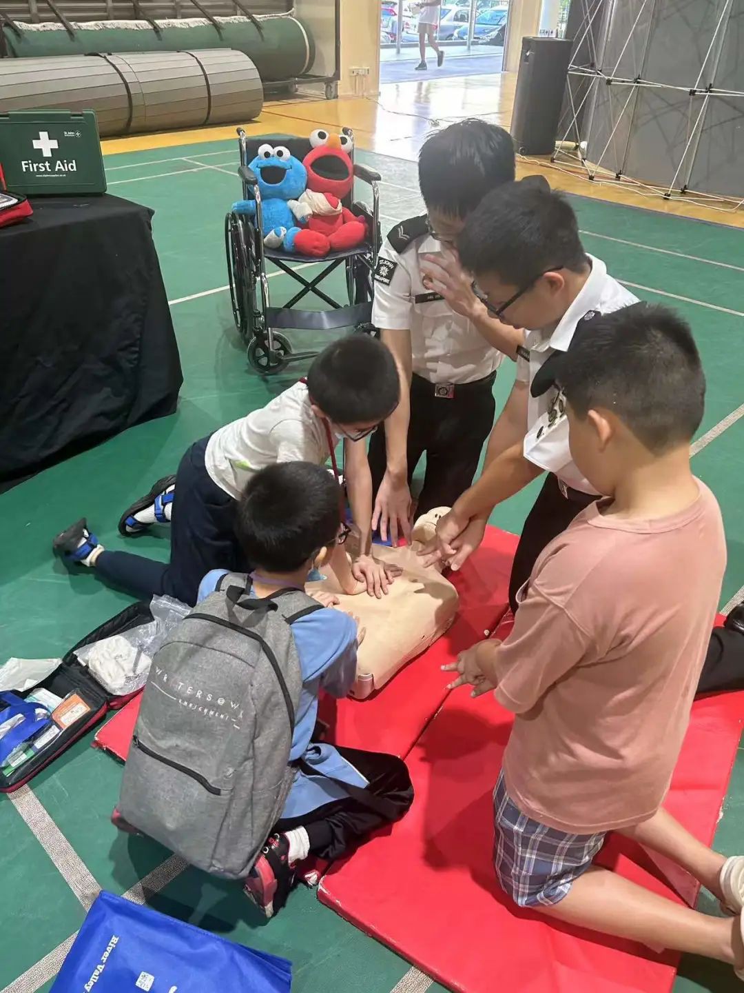 参观了新加坡四所中学的开放日,体会到了什么是让“每个孩子个性生长”