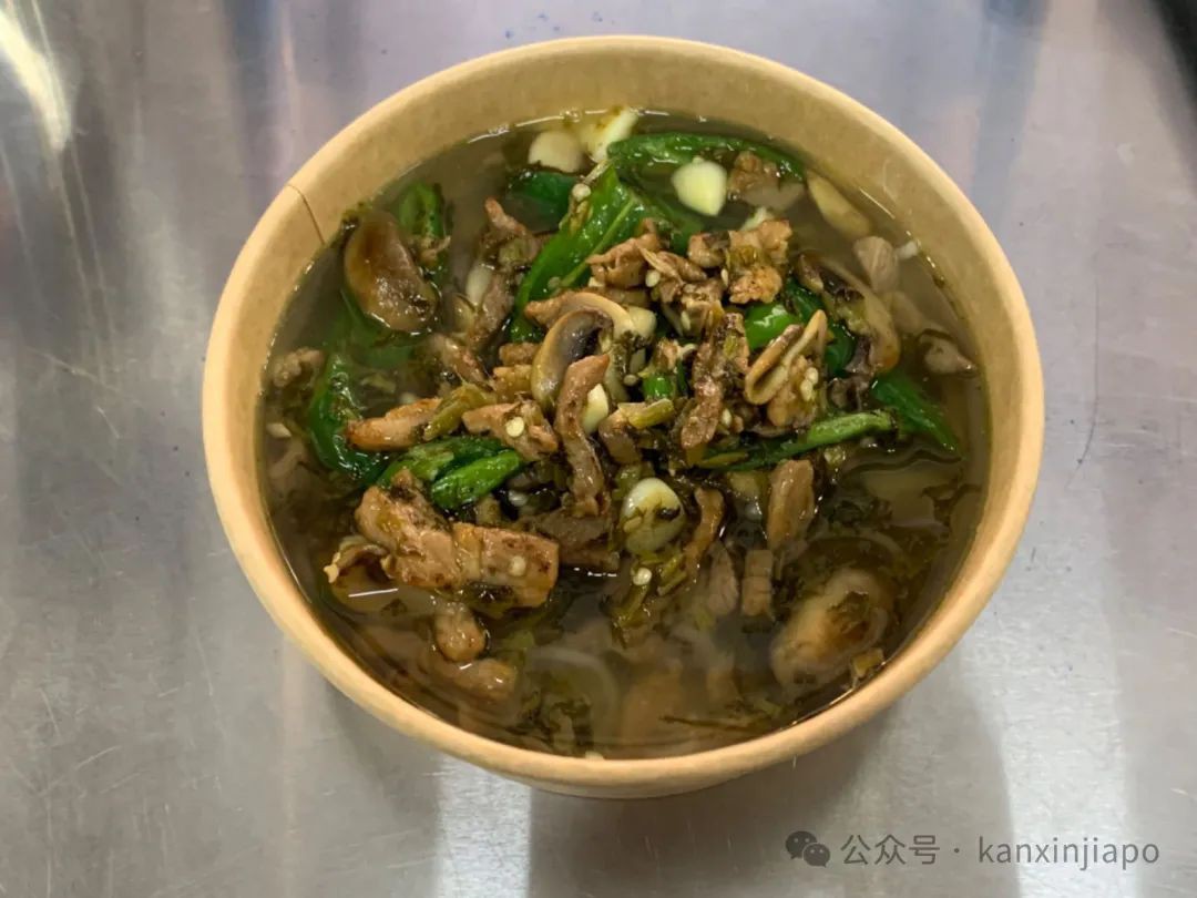 意外走红的葱油拌面，引来一大波在新加坡的杭州人前来打卡