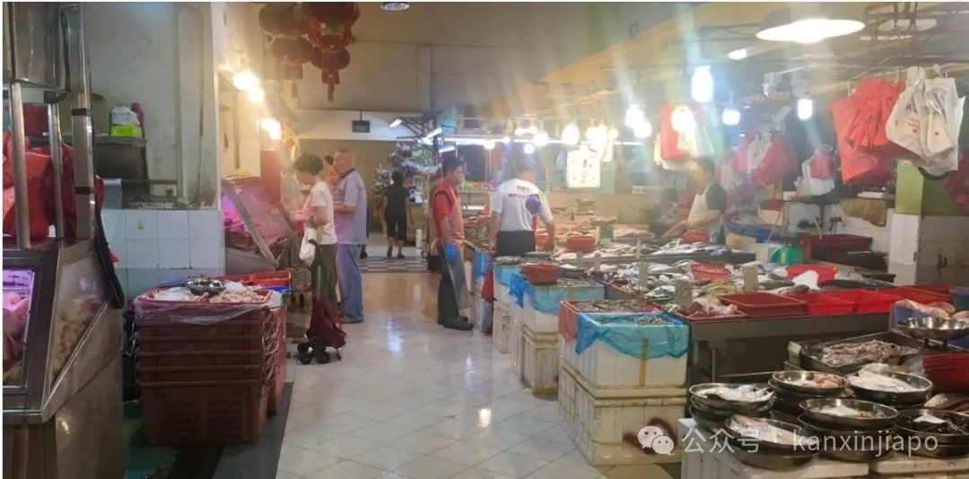 新加坡15岁少女在巴刹住了11个月,63岁爸爸“把她当宠物养”
