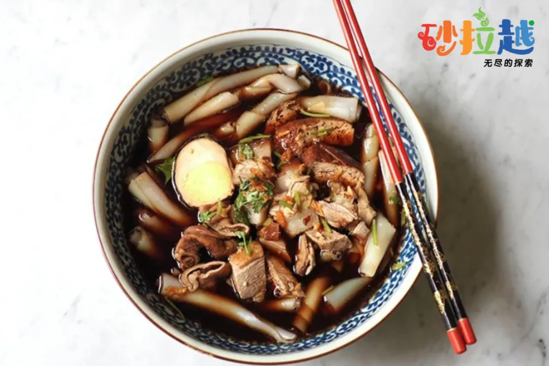 在马来西亚砂拉越，感受多元融合的美食文化