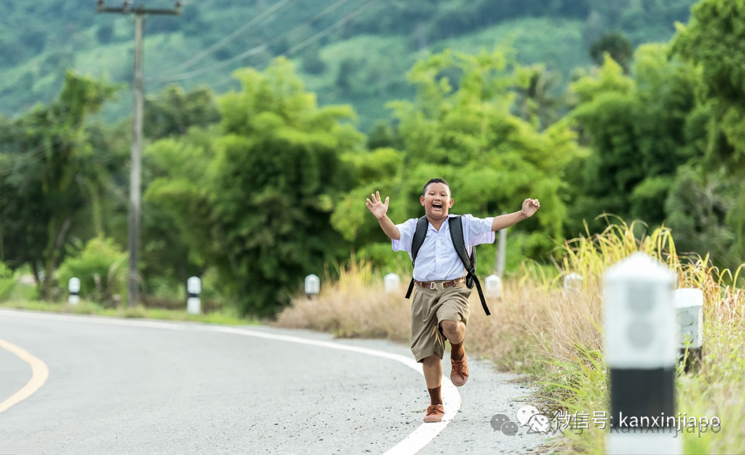 3娃妈妈定居新加坡16年，我后悔了？