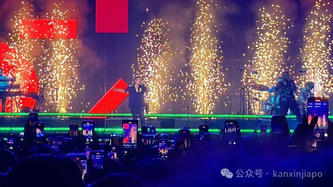 火星哥新加坡演唱会首日盛况,几万人的大型蹦迪现场