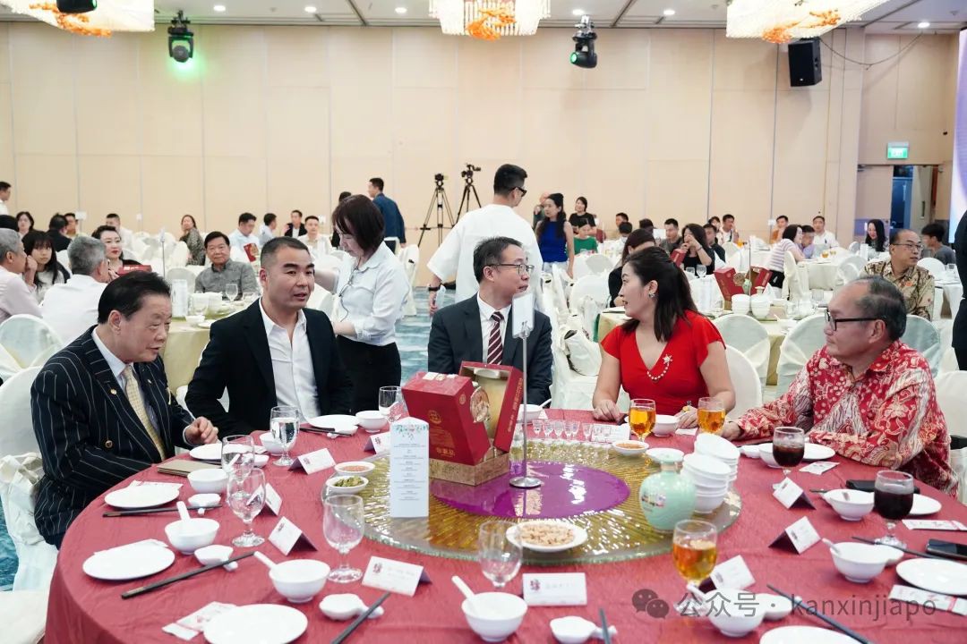 300名河南同乡新加坡聚会,中国驻新使馆领导也来了
