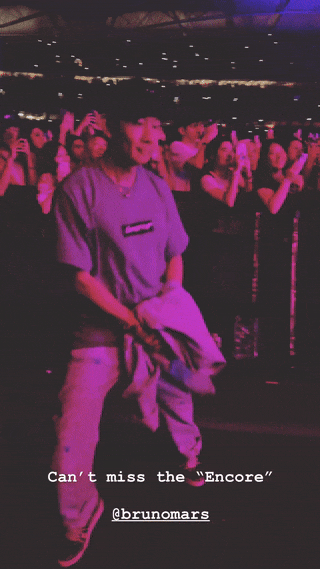 林俊杰潘玮柏亮相火星哥新加坡演唱会，超嗨现场跳起舞来