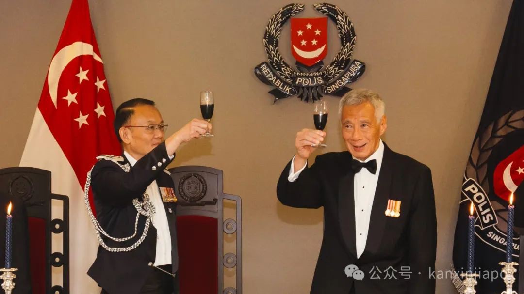 “十年再磨一剑”，李显龙二度获颁新加坡警队最高荣誉淡马锡之剑