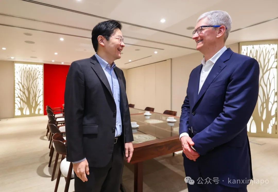 李显龙感冒“爽约”,苹果CEO新加坡金沙巡店如粉丝见面会