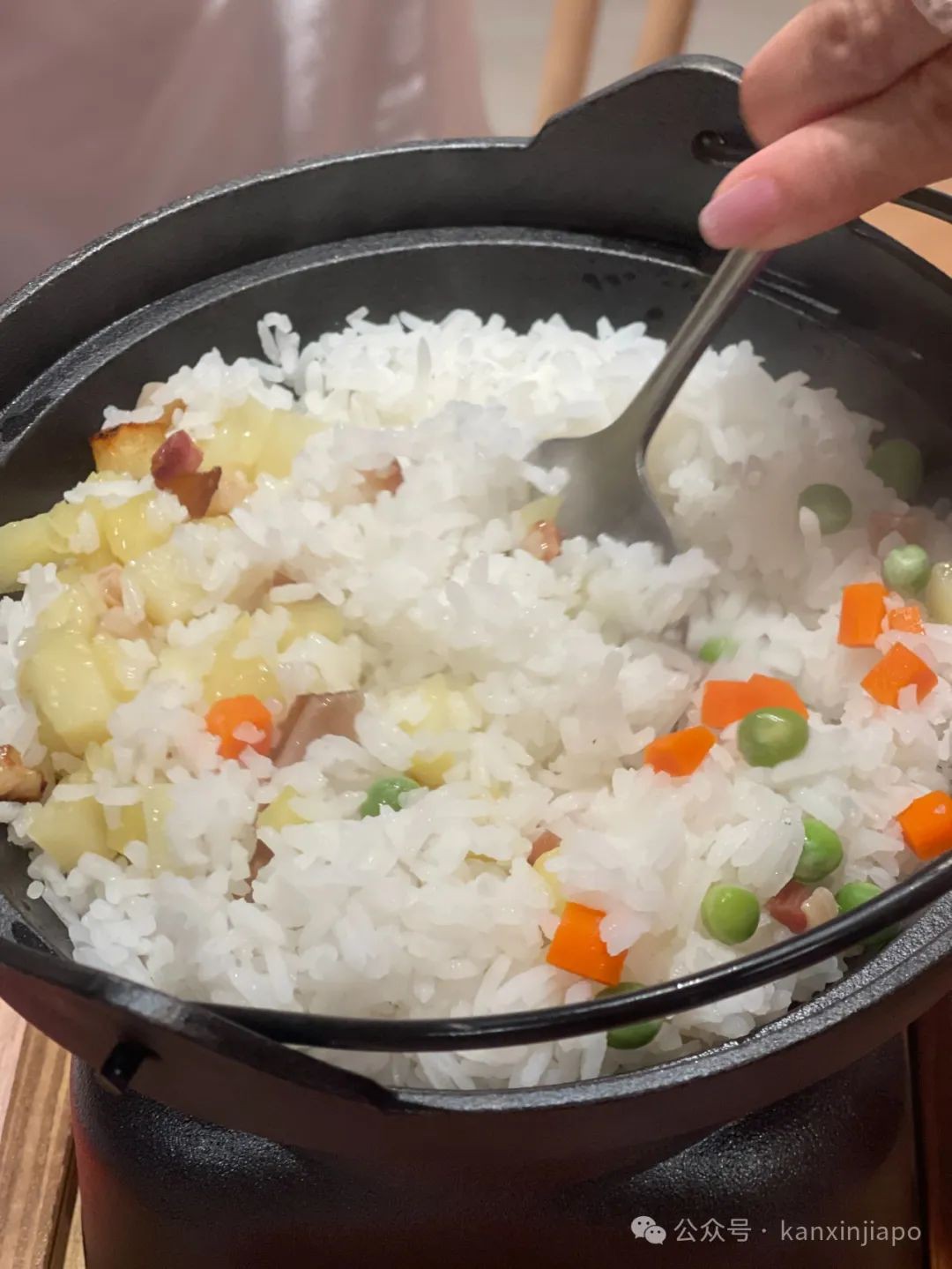 我找到了新加坡市面上最家常的四川菜——箜干饭