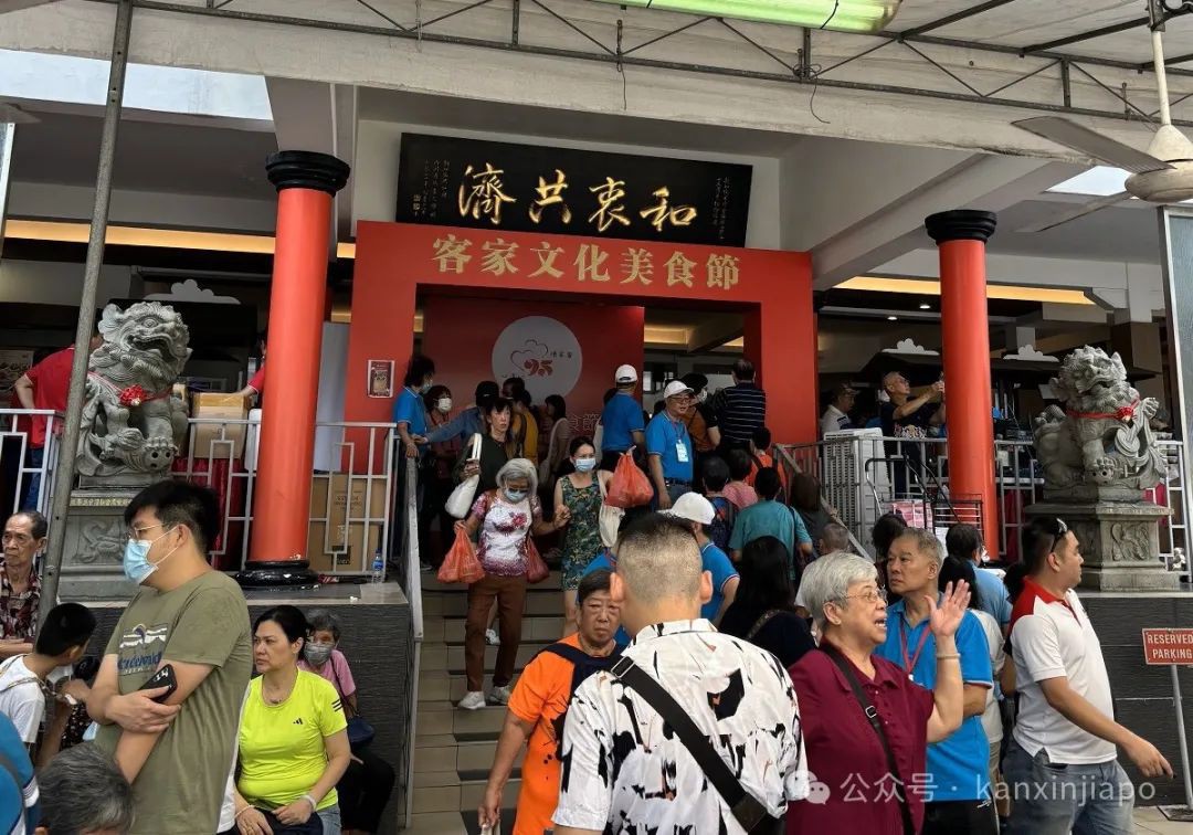 在新加坡客家文化美食节，好吃到都不想走了