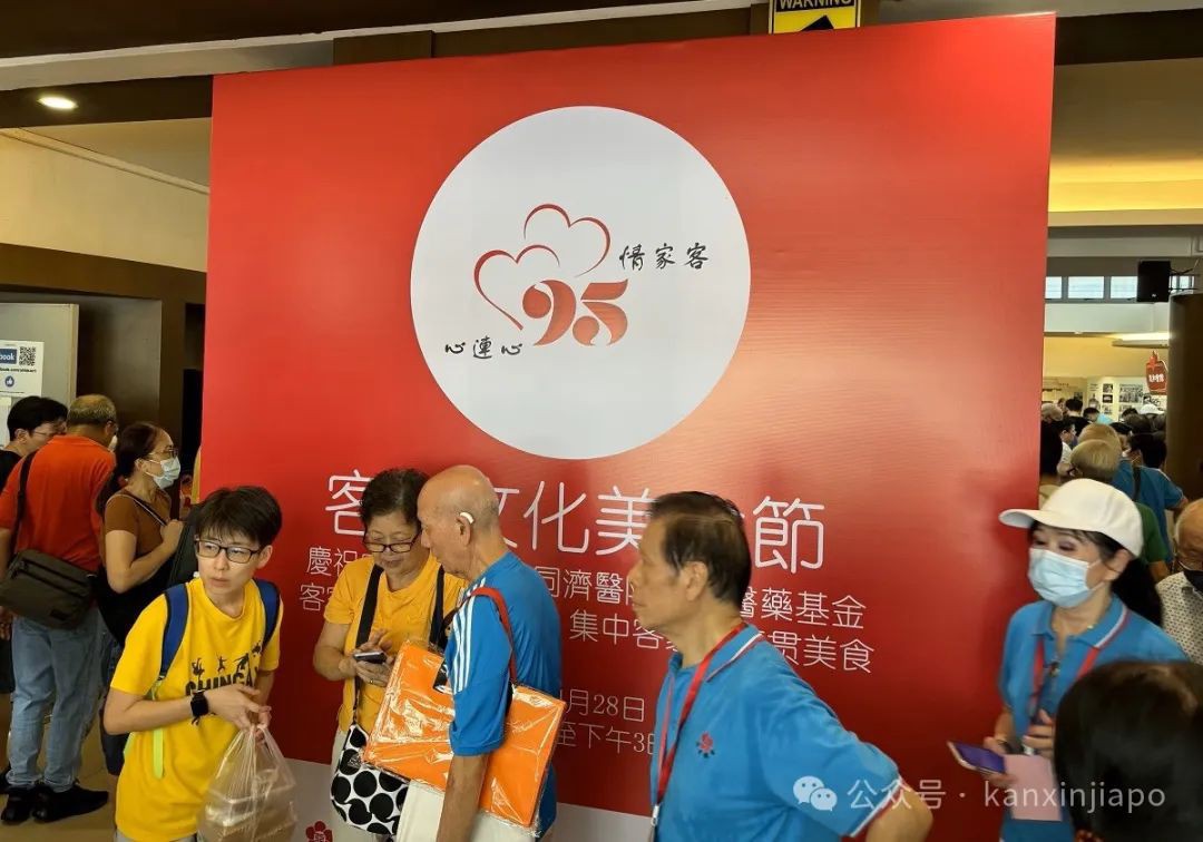 在新加坡客家文化美食节，好吃到都不想走了