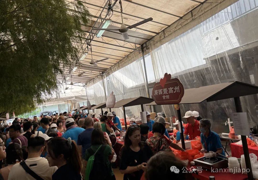 在新加坡客家文化美食节,好吃到都不想走了