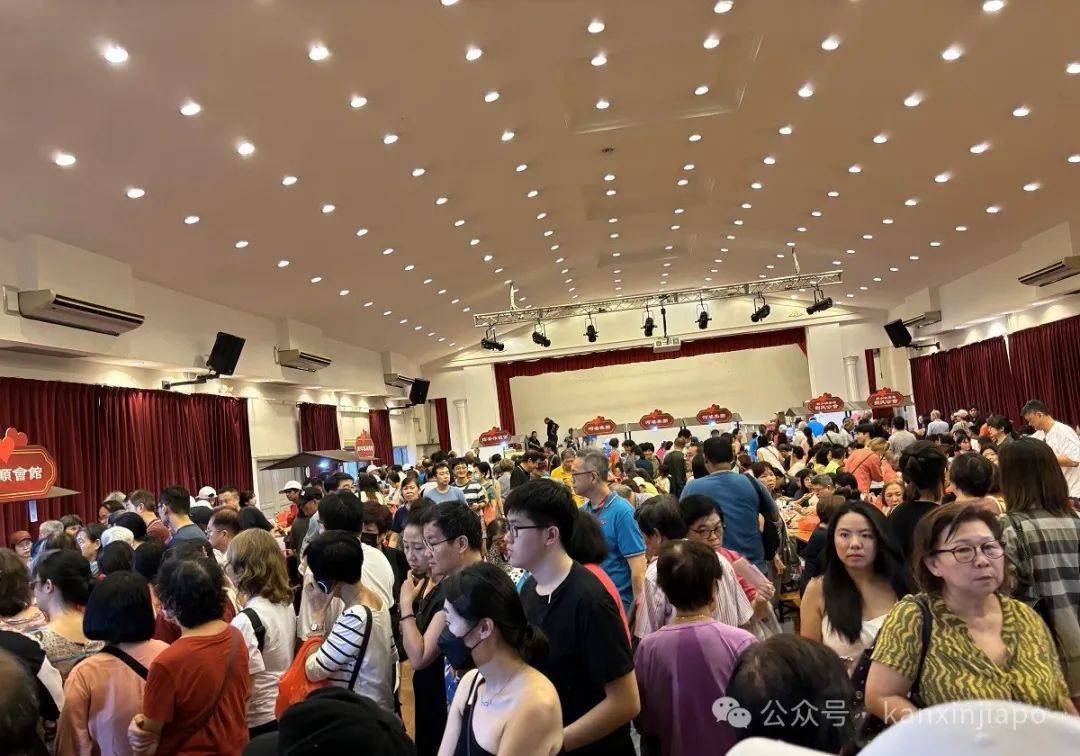 在新加坡客家文化美食节，好吃到都不想走了