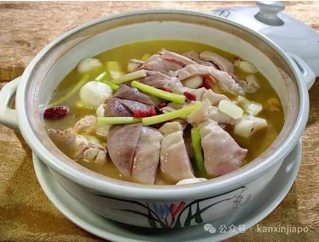 在新加坡客家文化美食节，好吃到都不想走了