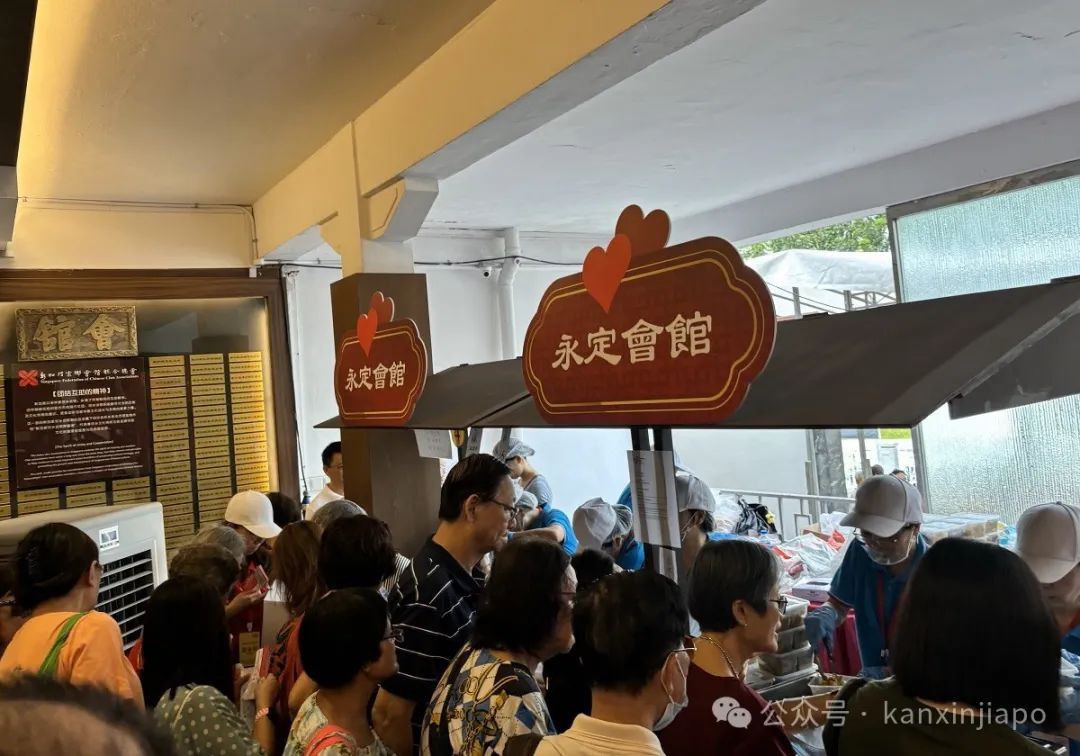 在新加坡客家文化美食节，好吃到都不想走了