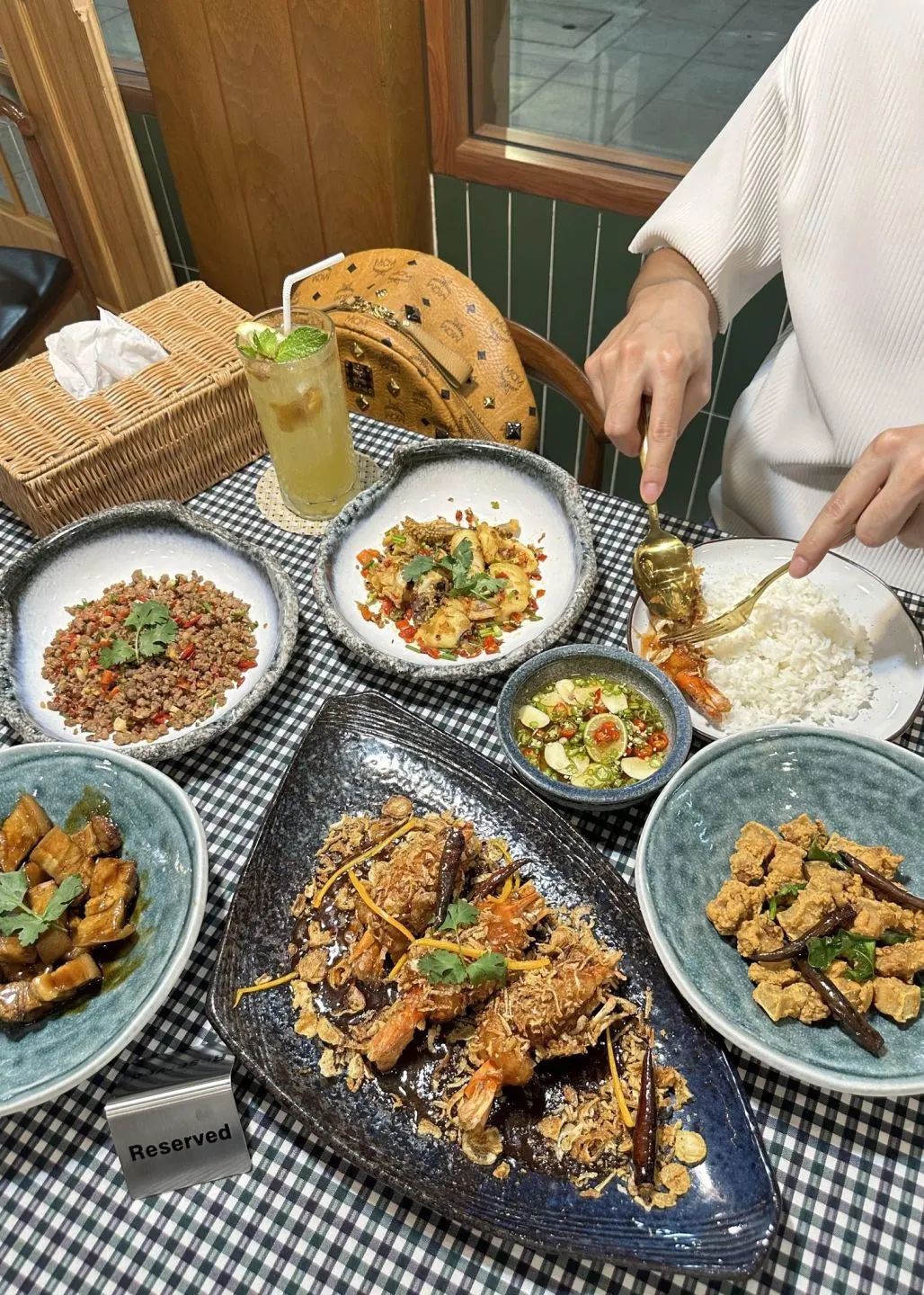 泰国班塔通美食街的爆火美食,你知道几个?