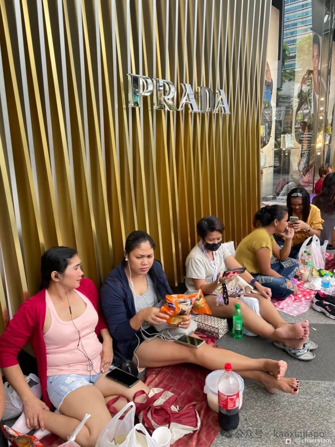 在新加坡请个女佣大概需要多少钱？