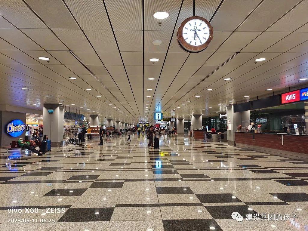 “第一次出国旅游,一定要去新加坡!”