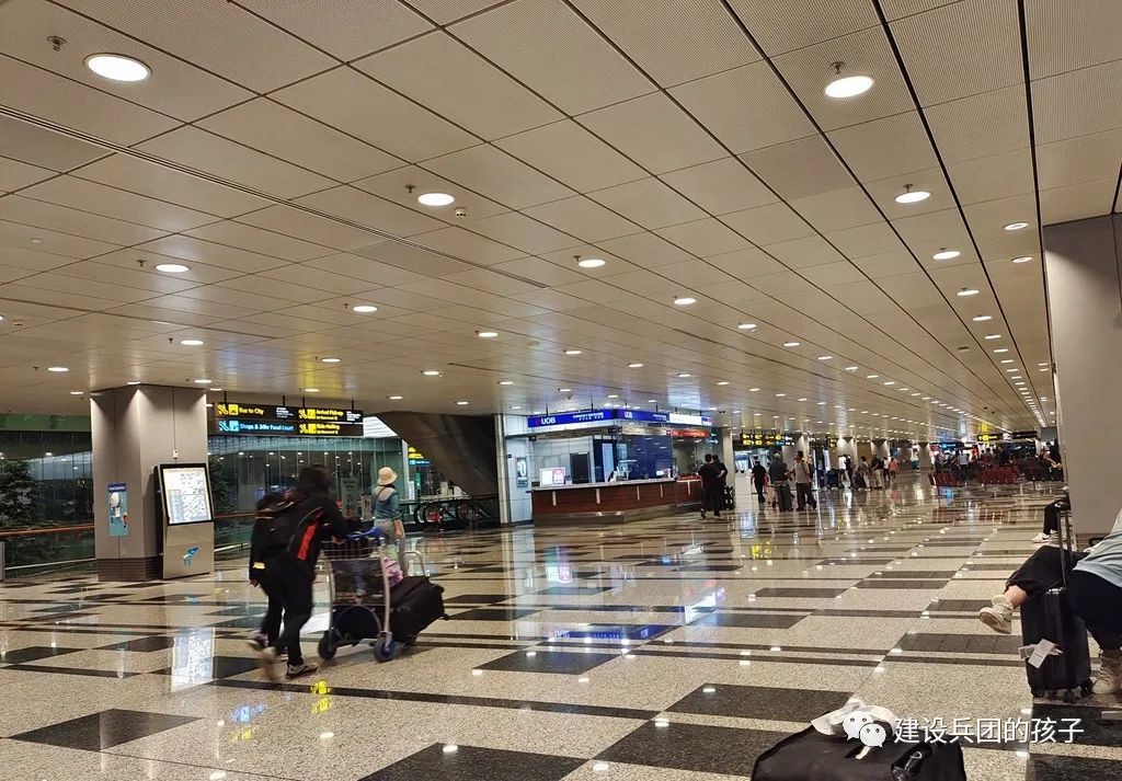 “第一次出国旅游，一定要去新加坡！”