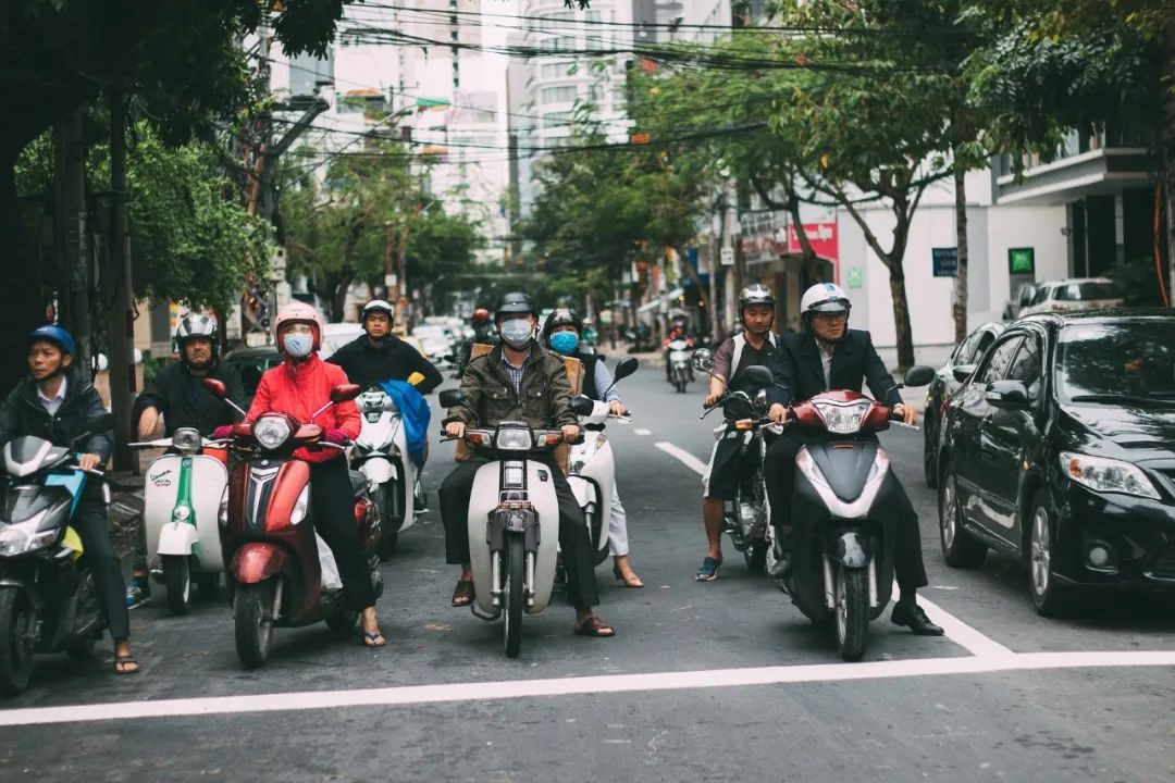 深受中华文化的影响,越南人的名字和我们很像