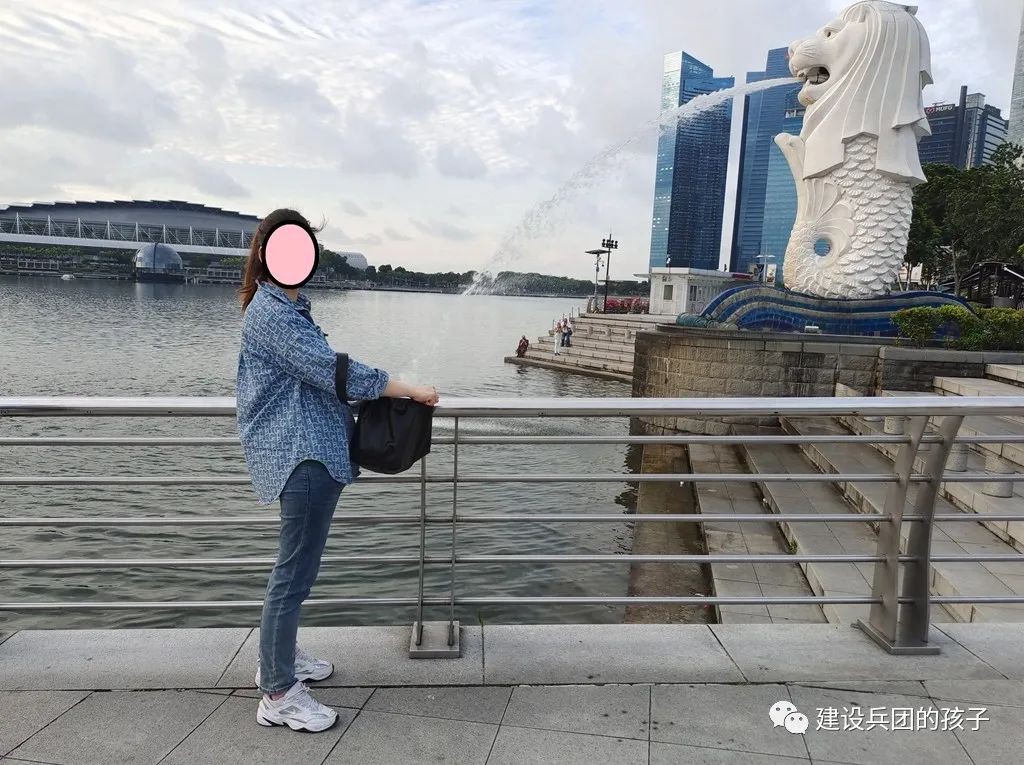 “第一次出国旅游，一定要去新加坡！”