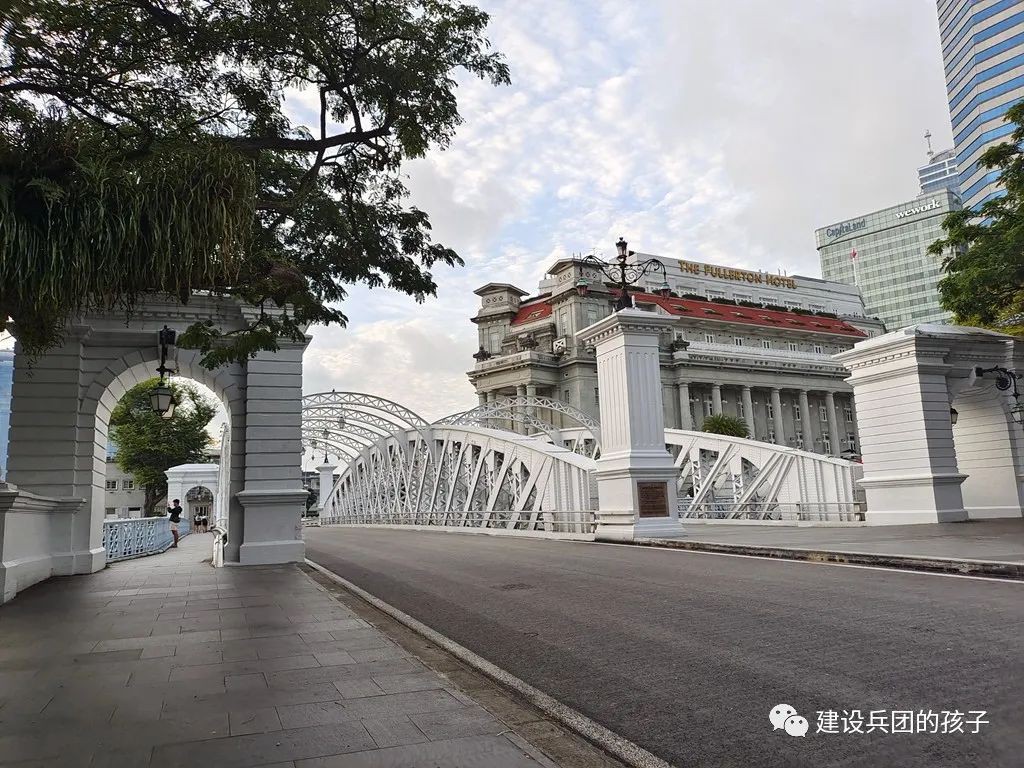 “第一次出国旅游，一定要去新加坡！”