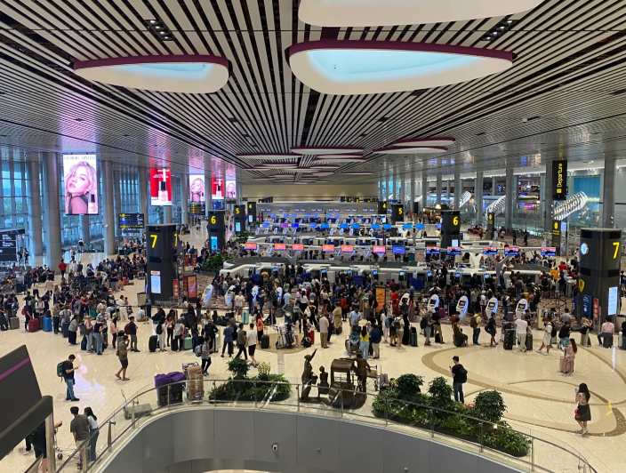 全球网络大规模崩溃!新加坡樟宜机场、陆路交通、大公司皆遭殃