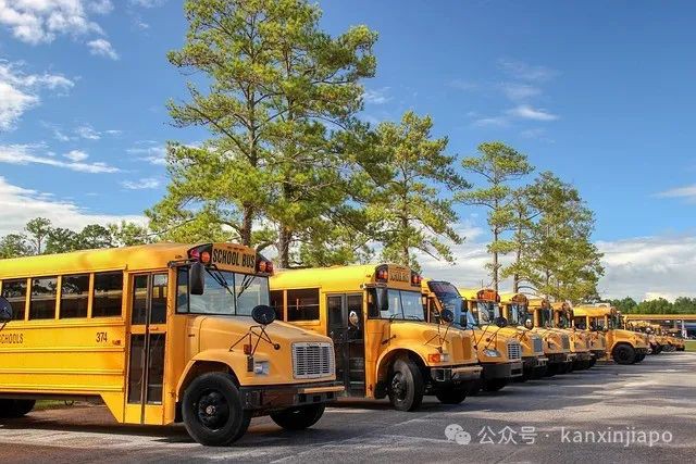 在公寓停车场等校车,新加坡7岁女童被撞身亡!