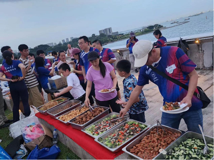校友齐聚！新加坡地标举办大派对，只为向中国这所985大学送祝福