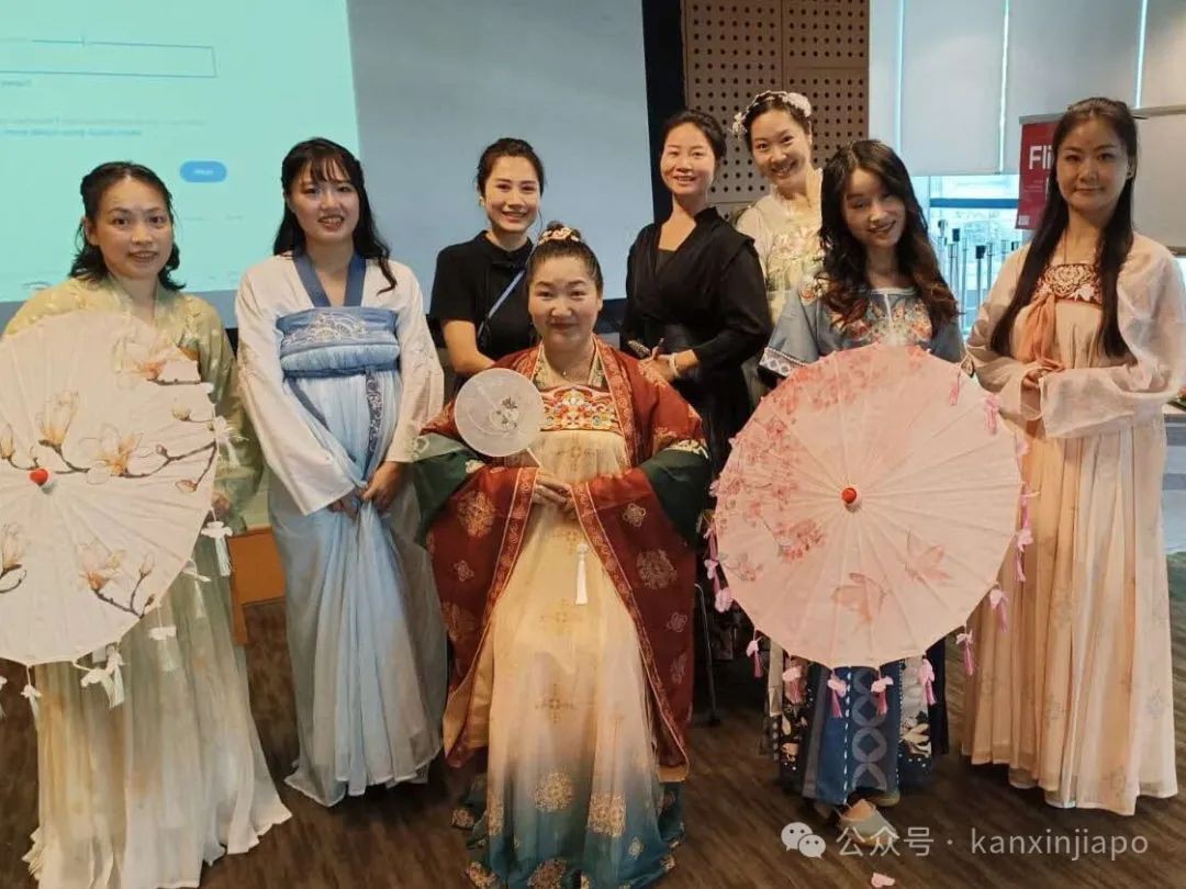 看花灯、拍绝美汉服,晚晴园翻新前最后中秋狂欢!下次再聚是两年后!