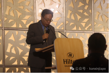 华南理工大学新加坡校友会十周年了！校友们现场唱起了校歌