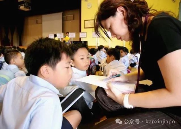 新加坡中小学生父母当义工,连孙燕姿都要拼