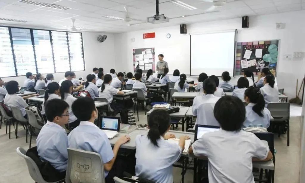 新加坡1.7万人选择躺平，不工作不学习不培训！内卷现象也愈演愈烈，真相戳心....