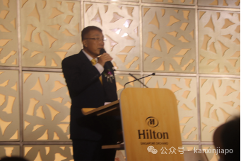 华南理工大学新加坡校友会十周年了！校友们现场唱起了校歌