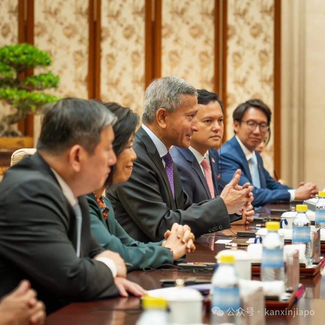 新中两国外长北京会面！互称“老朋友“ “好朋友“