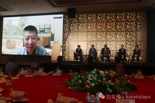华南理工大学新加坡校友会十周年了!校友们现场唱起了校歌