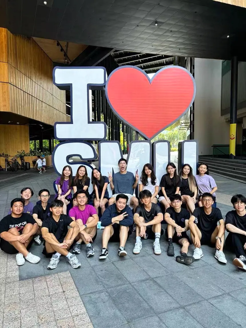 中学毕业来到新加坡,中国男孩高分考上SMU