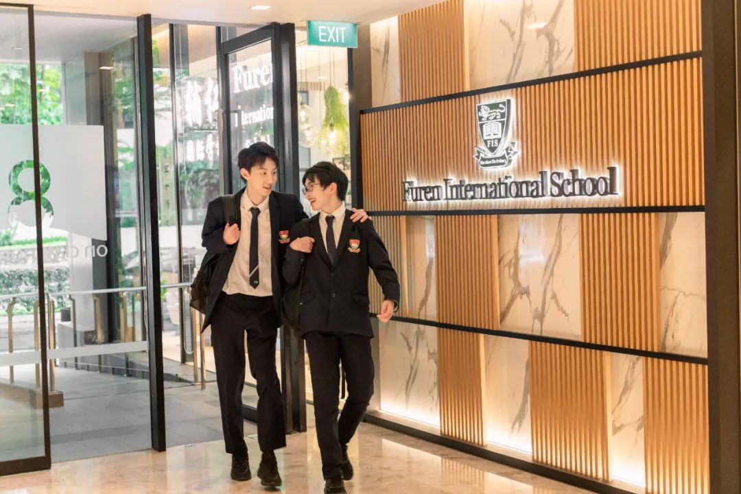 中学毕业来到新加坡,中国男孩高分考上SMU