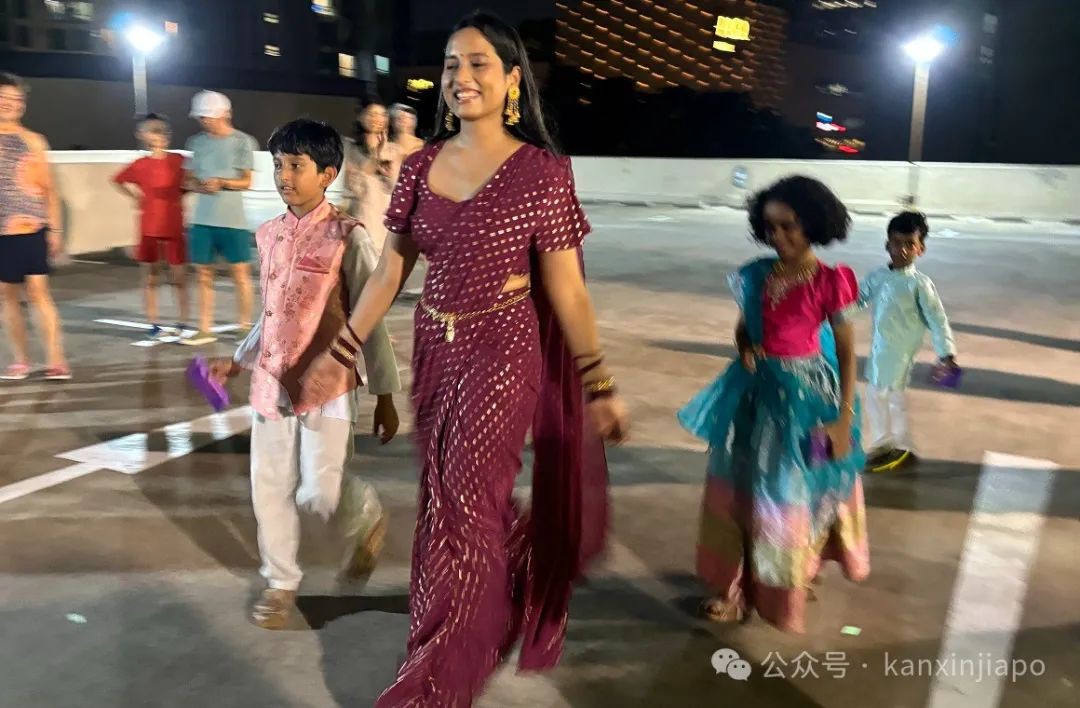 在公寓组织了一场屠妖节庆祝晚会!印度小吃,海娜纹身都安排上了