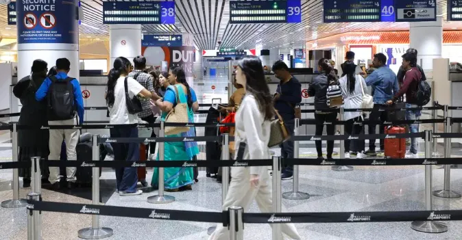 大马新政: 出入境执法人员禁用通讯设备, 上下岗时需搜身