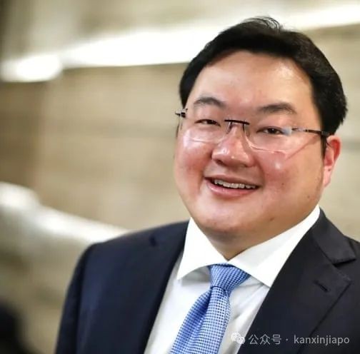 新加坡继续通缉!他狂追萧亚轩、泡米兰达,掏空国库300亿,全身而退