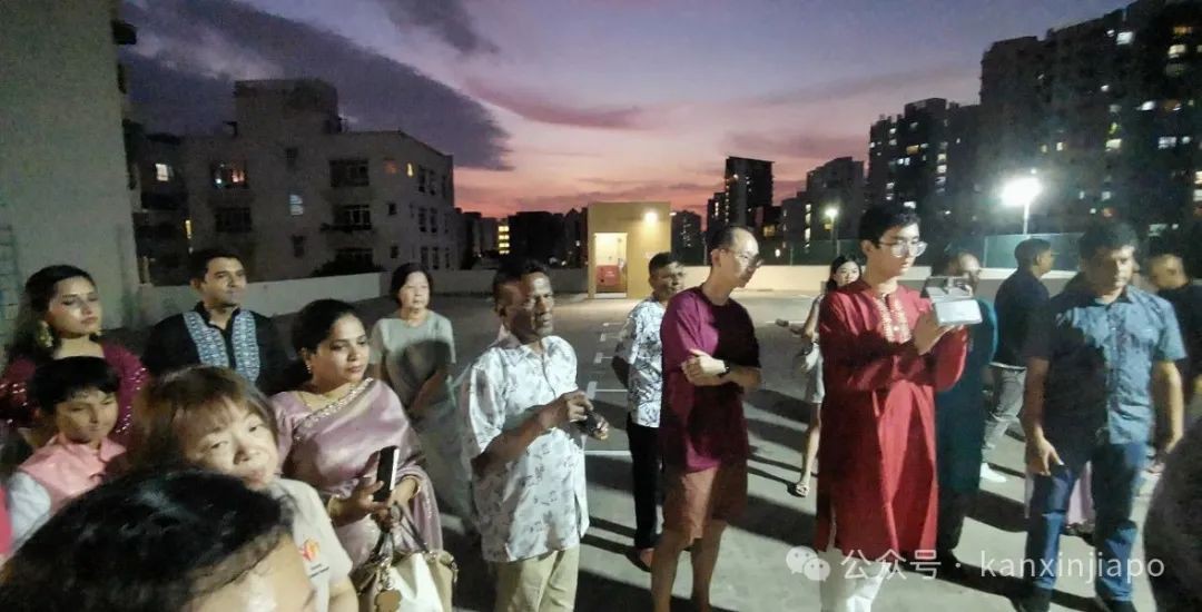 在公寓组织了一场屠妖节庆祝晚会!印度小吃,海娜纹身都安排上了