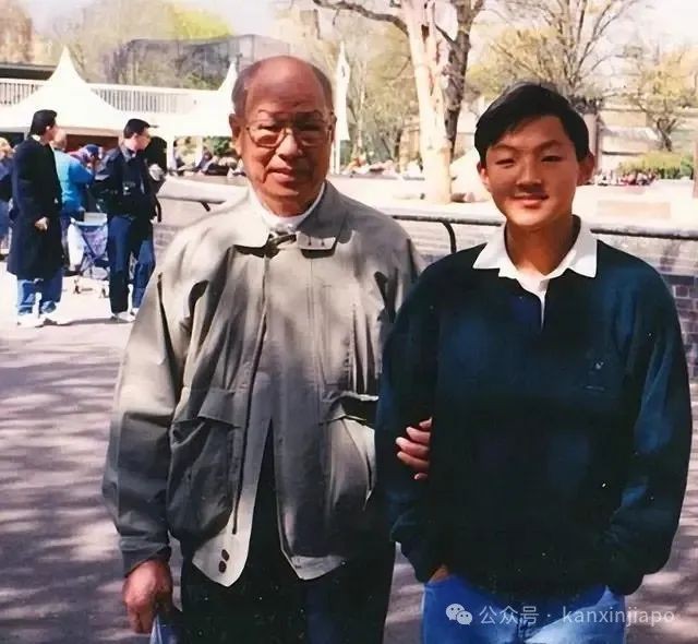 新加坡继续通缉!他狂追萧亚轩、泡米兰达,掏空国库300亿,全身而退