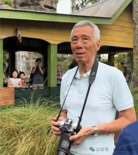 新加坡国务资政秒变摄影师:李显龙自称“新手”携相机探访飞禽公园