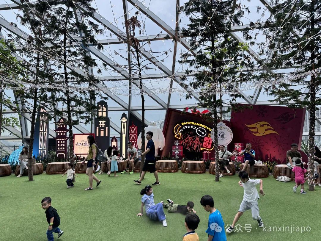 星耀樟宜变身“迪士尼乐园”,米老鼠、爱丽儿、大白、钢铁侠、黄蜂女这些都有!