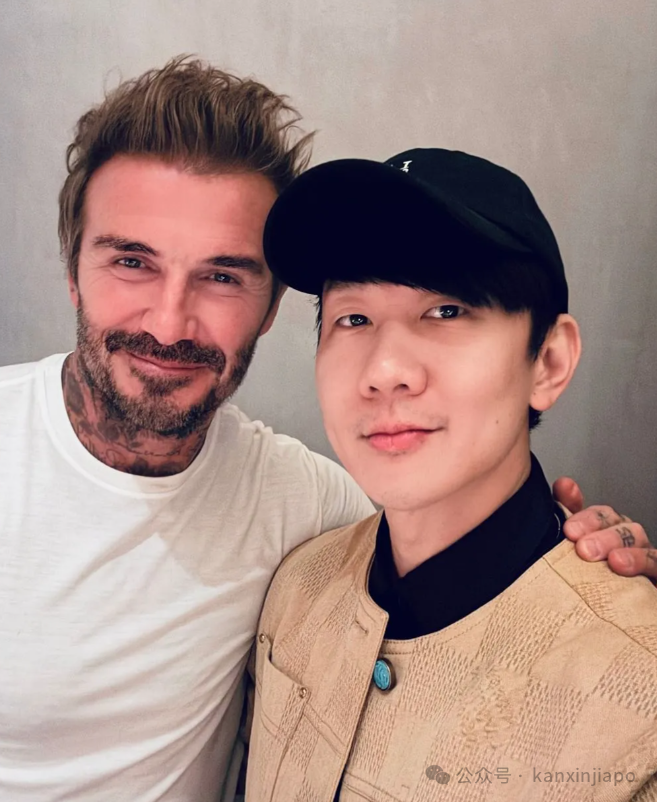 乌节路和滨海湾的圣诞灯饰亮了！新加坡总统尚达曼、贝克汉姆都来打call
