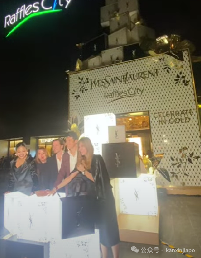 Dior、香奈儿、YSL... 来新加坡打卡奢侈品牌的圣诞树