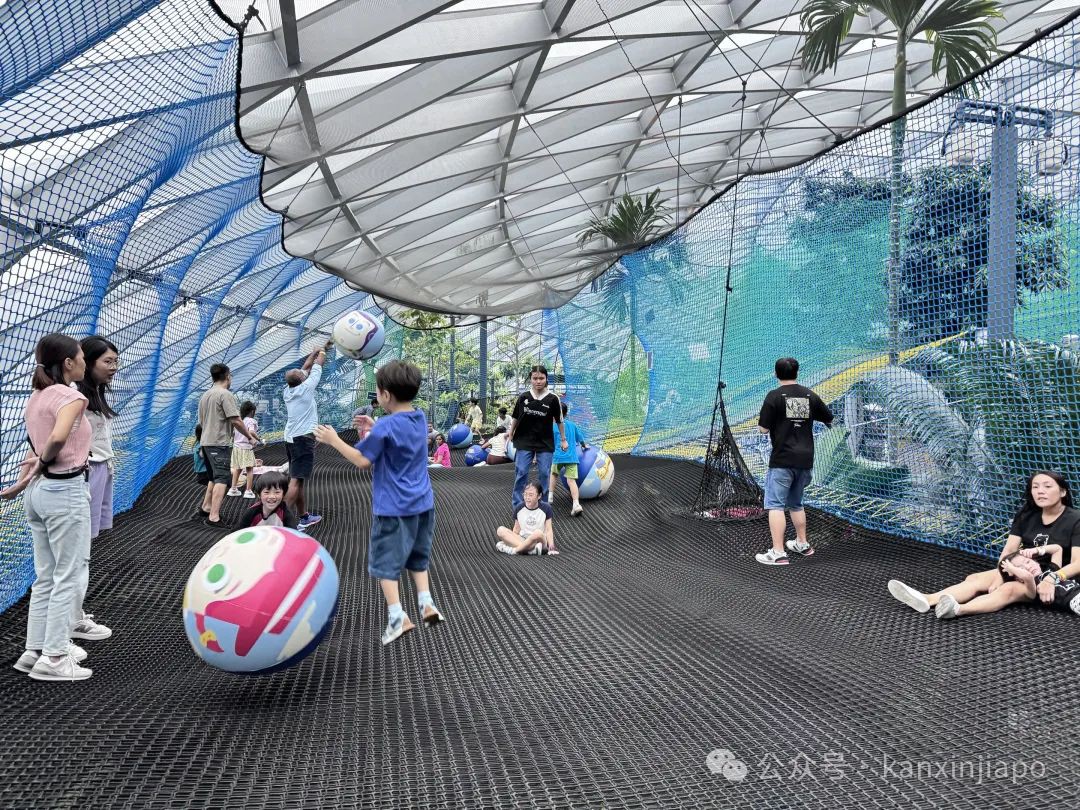 星耀樟宜变身“迪士尼乐园”,米老鼠、爱丽儿、大白、钢铁侠、黄蜂女这些都有!